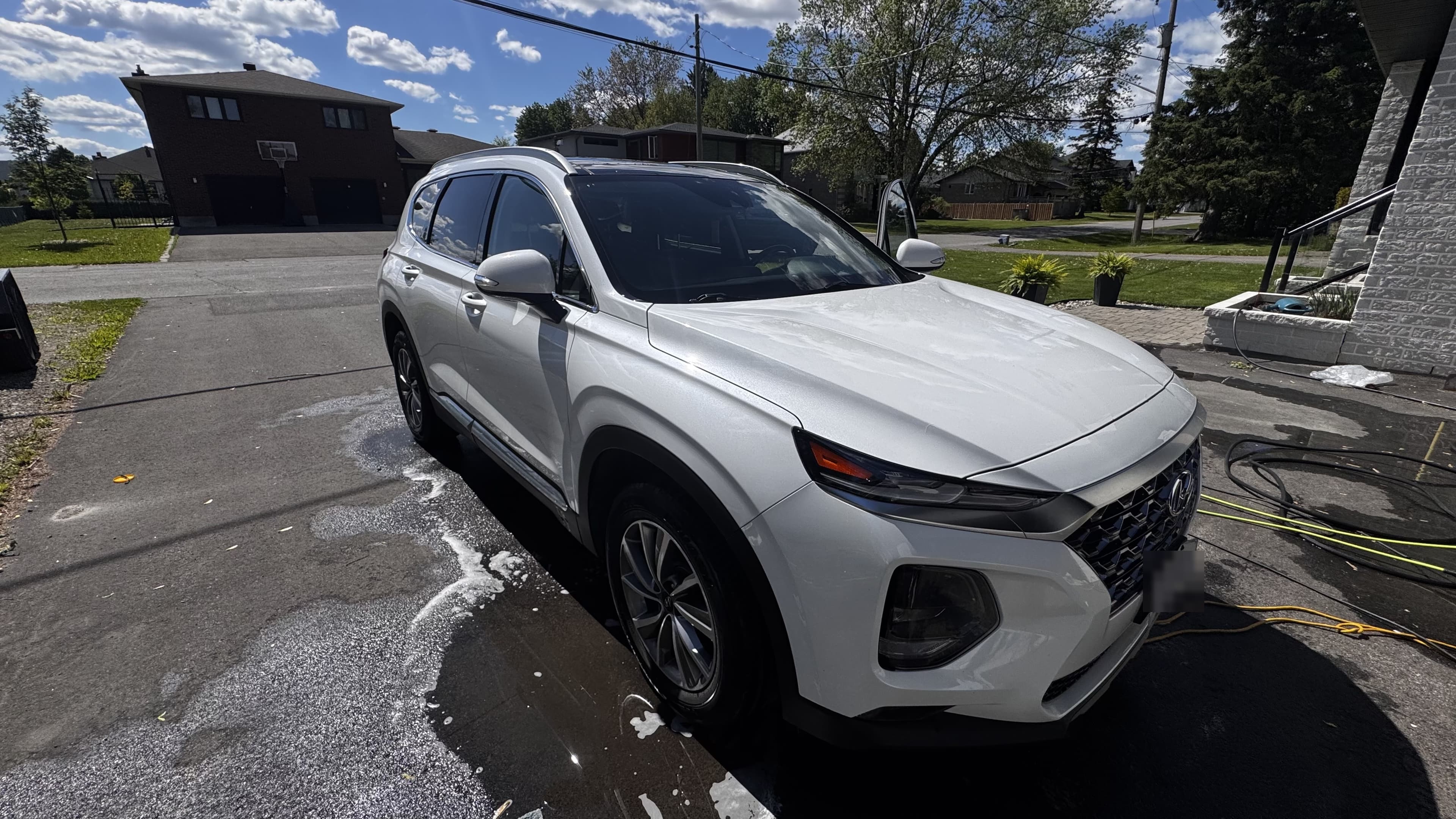Hyundai Santa Fe foam-washed exterior
